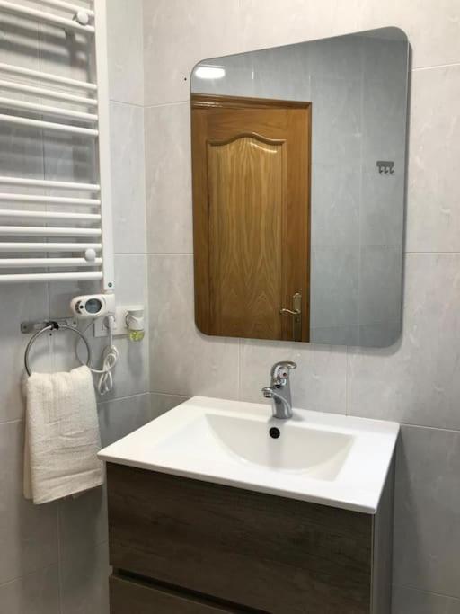 Piso Centrico Cerca De La Playa Apartment A Coruna Luaran gambar
