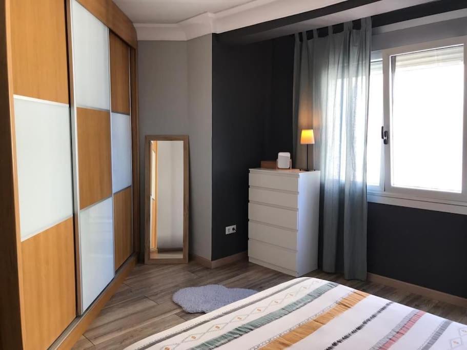 Piso Centrico Cerca De La Playa Apartment A Coruna Luaran gambar